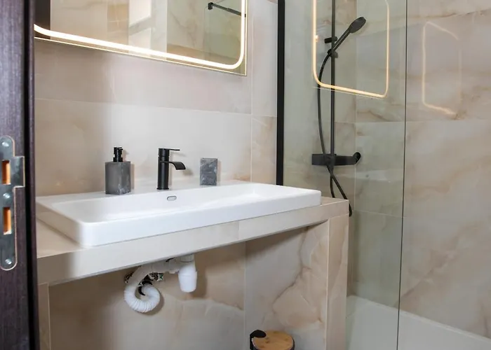 Palmove Renovated Meneou House