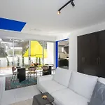 Semesterbostad Palmove Renovated Meneou House