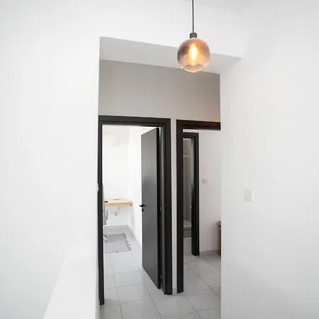 Palmove Renovated Meneou House Holiday home *