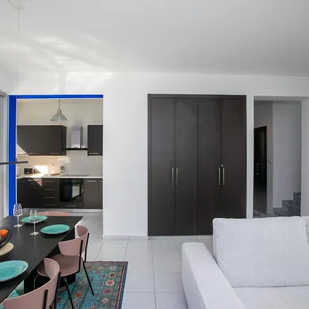 Palmove Renovated Meneou House Larnaca