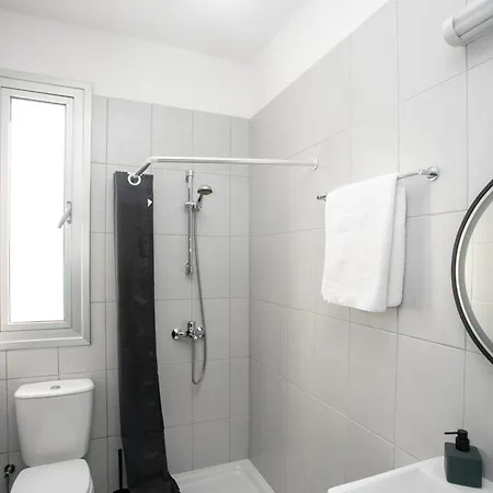 Palmove Renovated Meneou House Vakantiehuis *