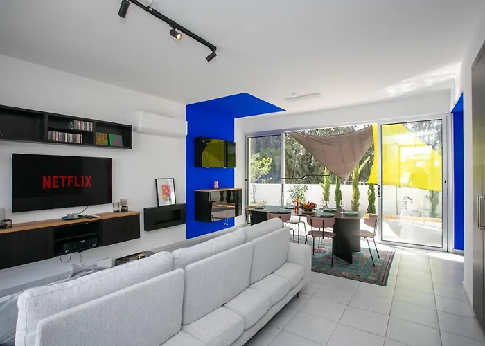 Palmove Renovated Meneou House 別荘