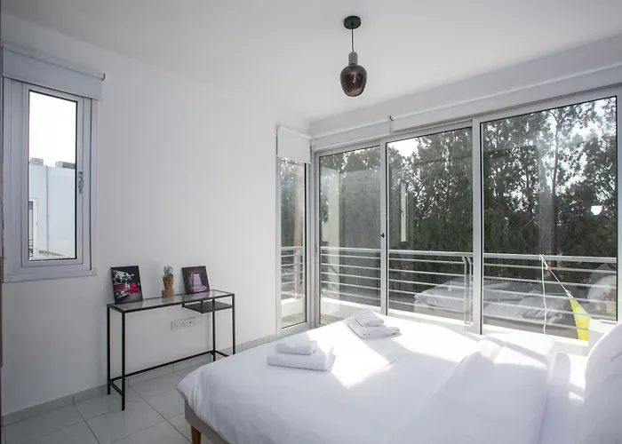 Palmove Renovated Meneou House