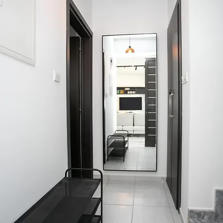 Palmove Renovated Meneou House Ferienhaus *