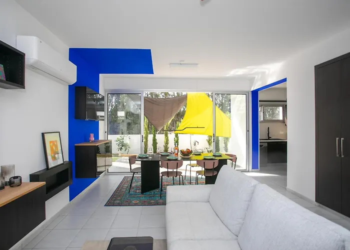 Palmove Renovated Meneou House Λάρνακα