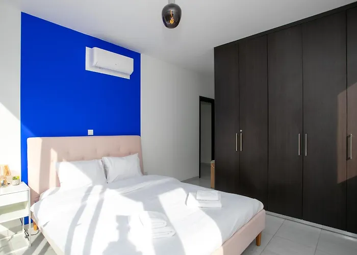 Palmove Renovated Meneou House